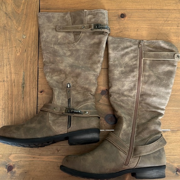 Shoes - Mid calf boots
